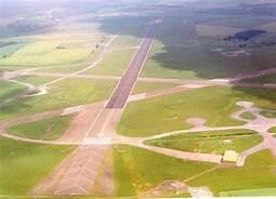runway.jpg.03f75068bd43dc01ec40451d464b2147.jpg