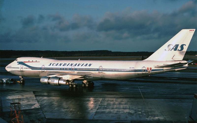 SAS_747_SE-DDL_Arlanda-dragon-livery-1977-960.jpg